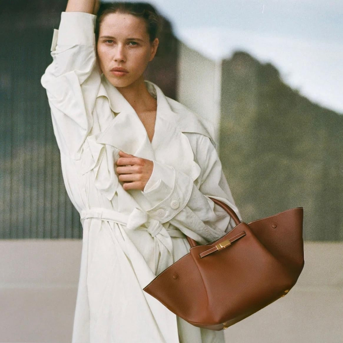 The Midi Trapeze Tote (Medium)